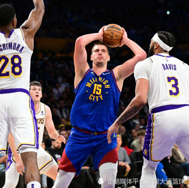 九游电脑版-约基奇技术犯规送分，浓眉主帅怒摔战术板！